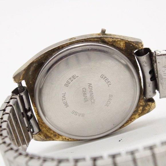 Vintage ADVANCE Digital Watch Mens Classic Retro Silver Tone Expandable Band - Picture 8 of 8
